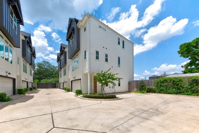 Building Photo - 1526 Ojeman Rd