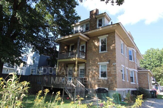 Building Photo - 2539 Melrose Ave