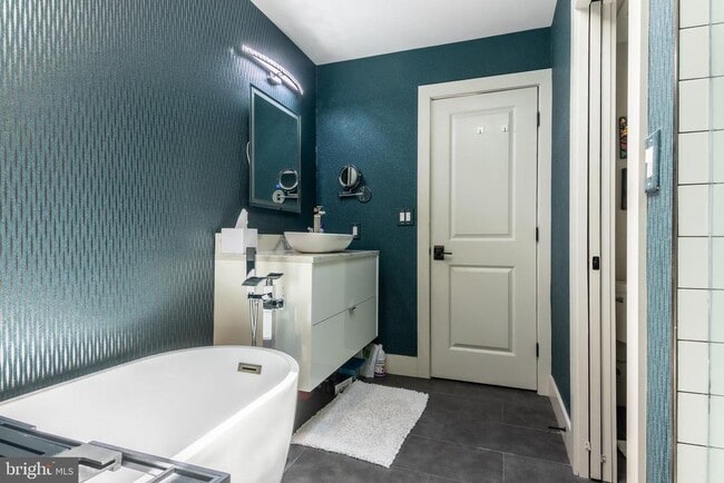 Building Photo - 1631 Montello Ave NE