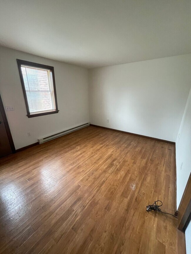 Building Photo - 550 S Hanover St