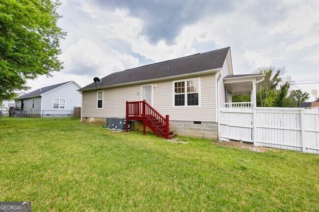 Building Photo - 629 Hanson St