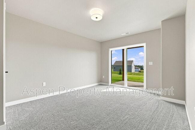 Building Photo - 3165 Lampe Ln