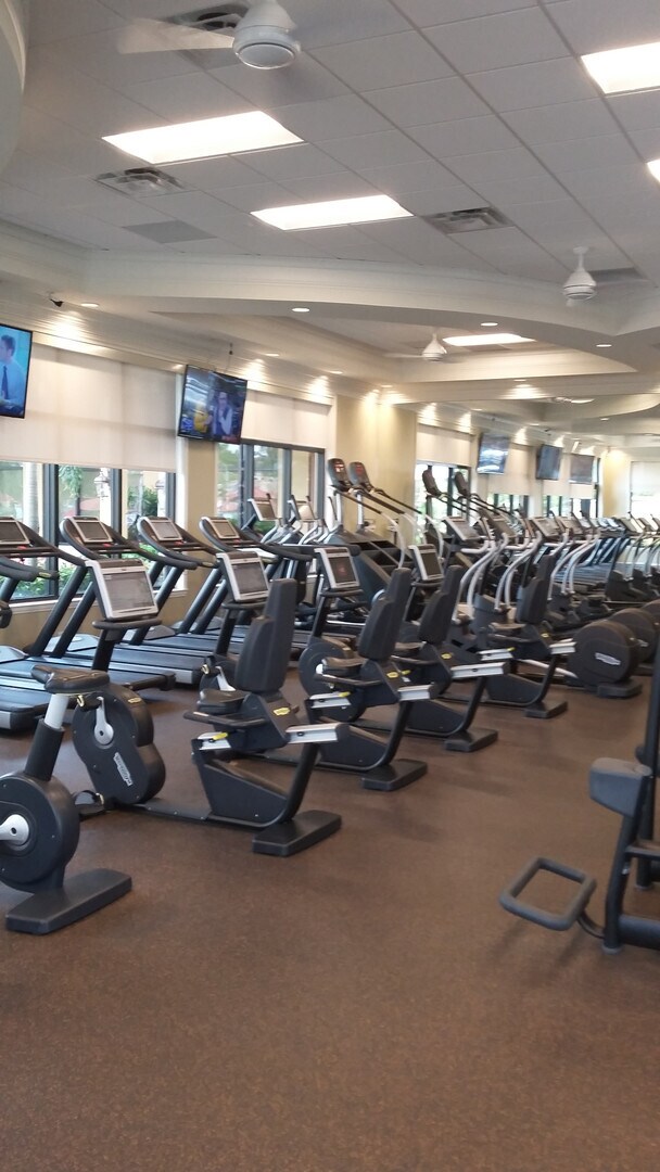 Building Photo - **2 + Den Condo - 1 Car garage - Fully Furnished - Short Term Lease (5.11 - 11.30) **