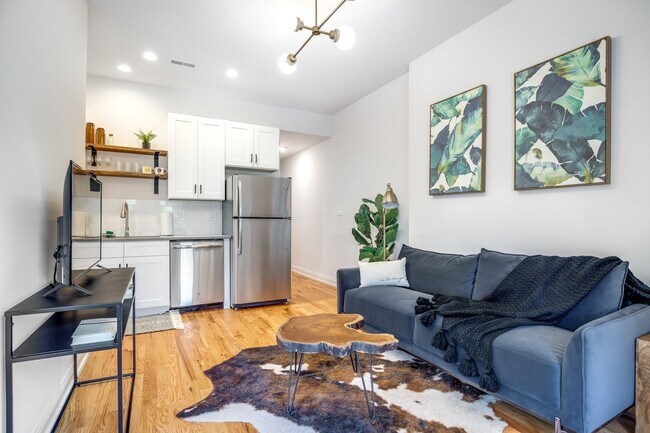 Building Photo - 5407 S Harper Ave