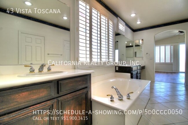 Building Photo - 43 Vista Toscana