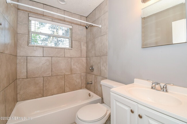 Building Photo - 868 Filmore Ln