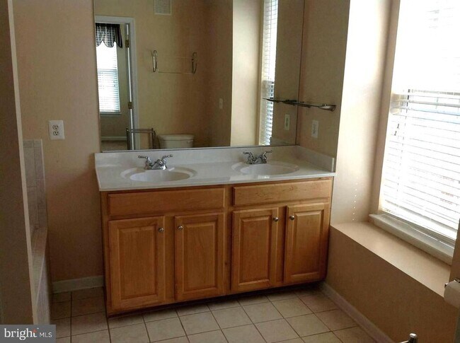 Building Photo - 11592 Cavalier Landing Ct