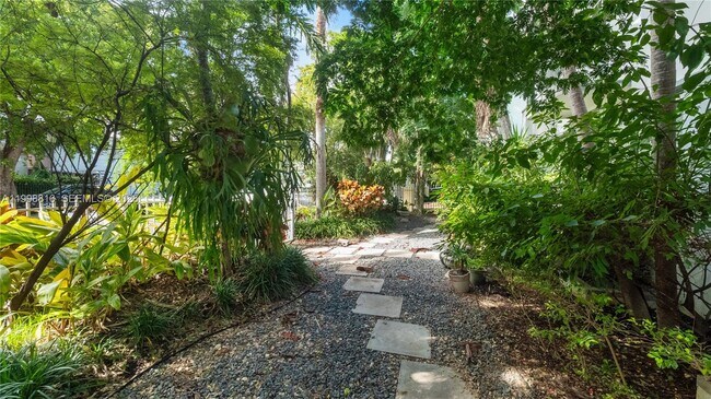 Building Photo - 645 Michigan Ave