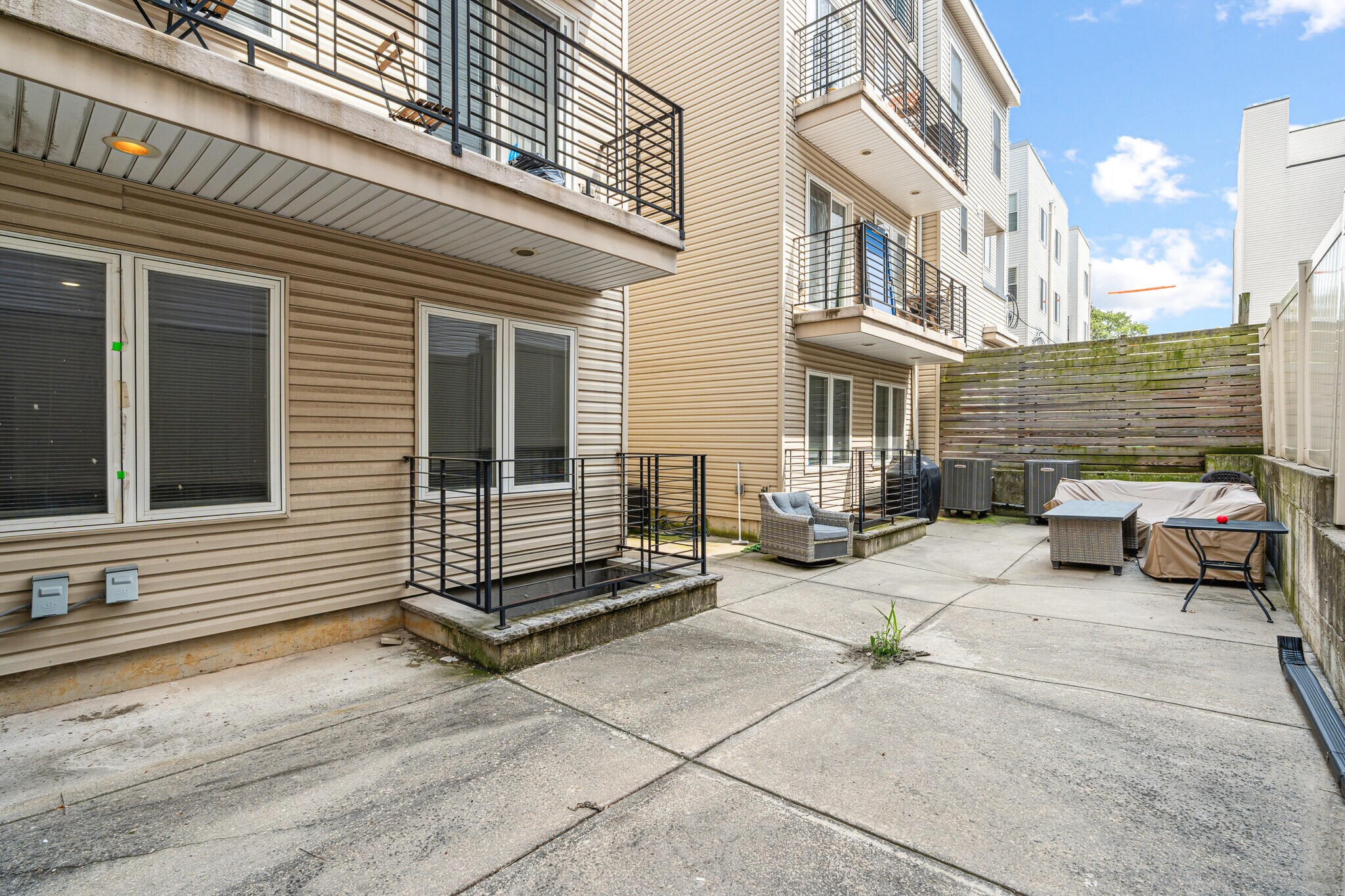 Building Photo - 912 N 16th St