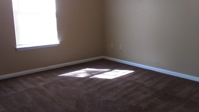 Building Photo - 1513 Kingdom St