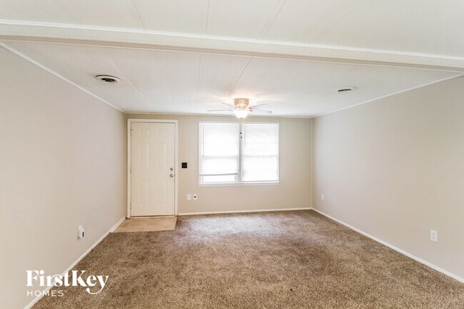 Building Photo - 1052 Adrian Cir SW
