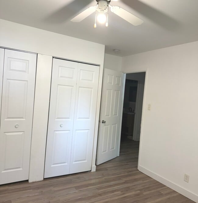 Building Photo - 533 Redwood Rd