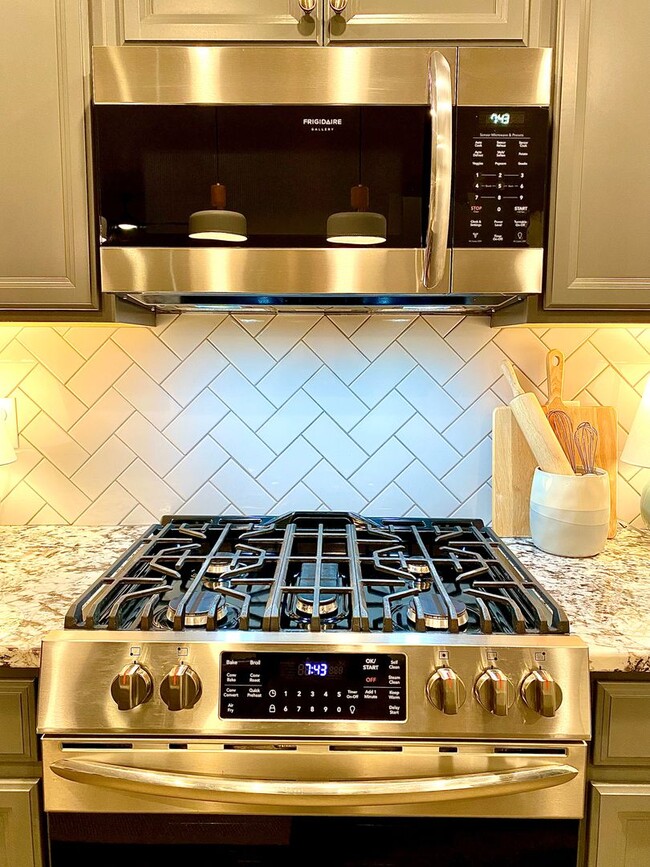 Building Photo - Beautiful 4 Bedroom, 4 Car Garage With RV Parking in Star