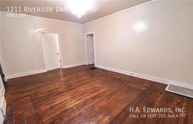 Building Photo - 1211 Riverside Dr