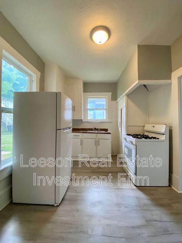 Building Photo - 2725 Lillian St