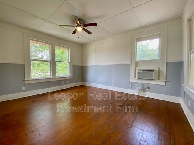 Building Photo - 314 1/2 KINGS HIGHWAY