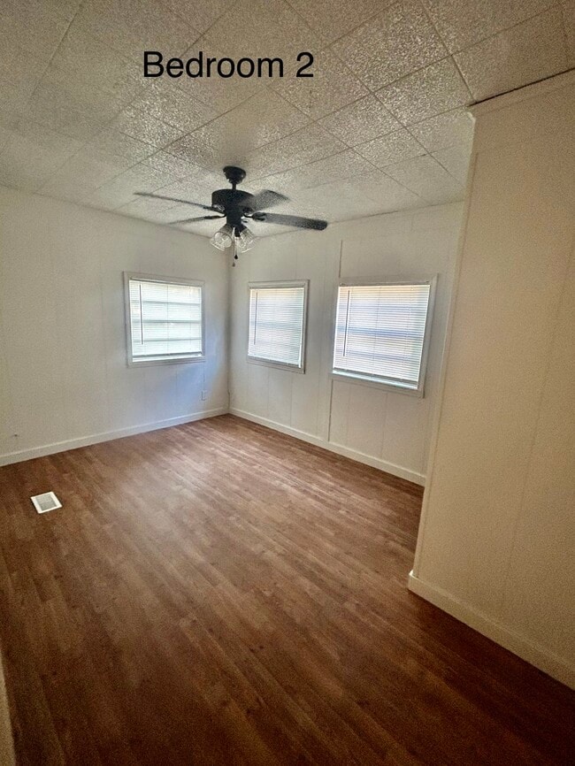 Building Photo - 1404 Callahan St