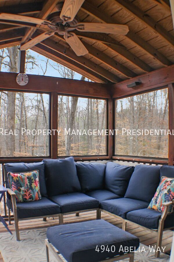 Building Photo - 4940 Abelia Way