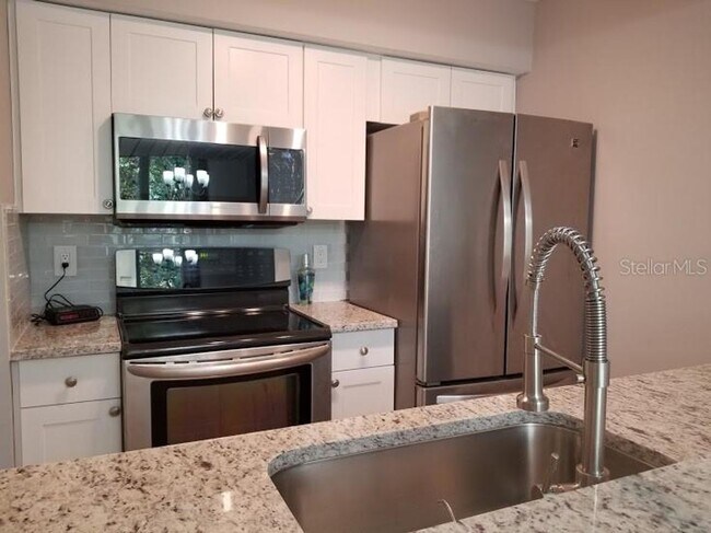 Building Photo - 5101 Eaglesmere Dr