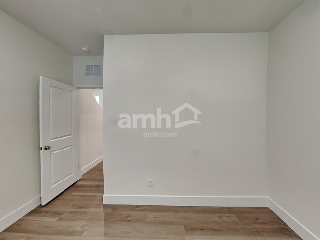 Building Photo - 262 Dahlia Rachel Pl