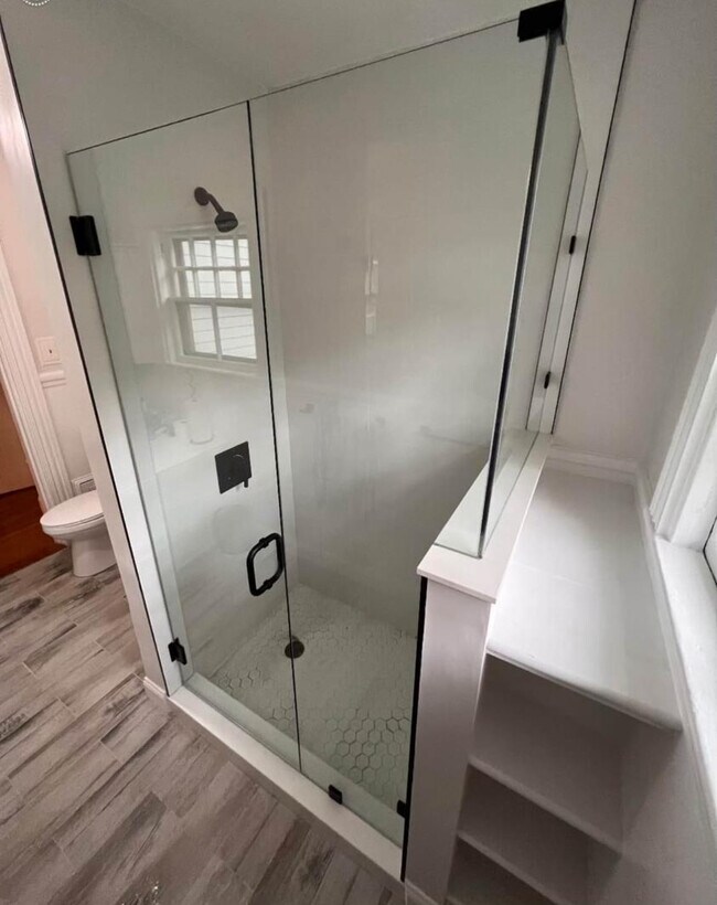 Building Photo - 184 Aspinwall Ave