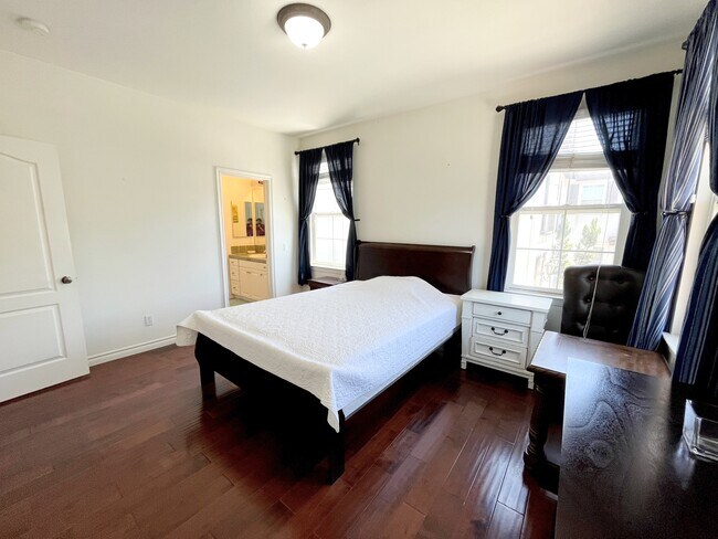 Building Photo - 12470 Sundance Ave