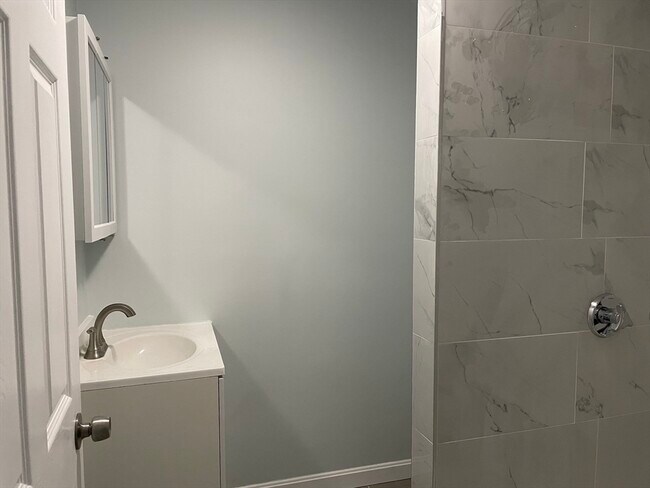 Building Photo - 36 Dartmouth St