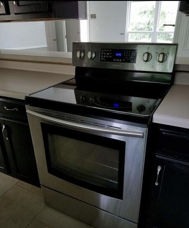 Building Photo - Knoxville 37934 - 3 bedroom, 2 bath home, ...