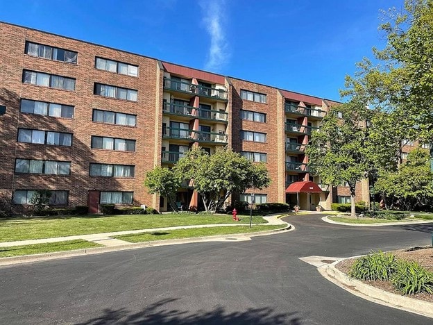 Building Photo - 1840 Huntington Blvd