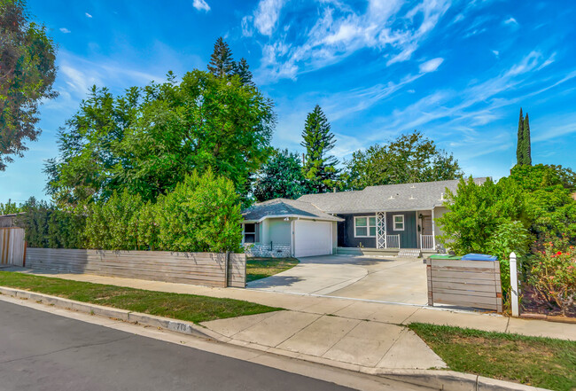 Building Photo - 7713 Oakdale Ave
