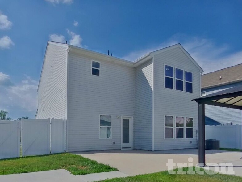 Building Photo - 519 Newfound Hollow Dr