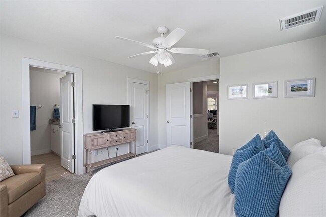 Building Photo - 613 White Steppe Way