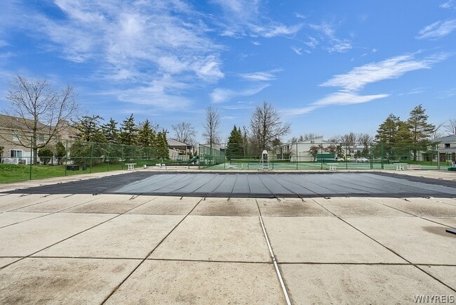 Building Photo - 45 Beehunter Ct