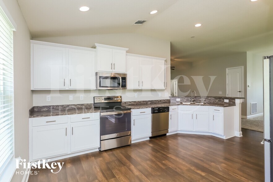 Building Photo - 78109 Saddle Rock Rd