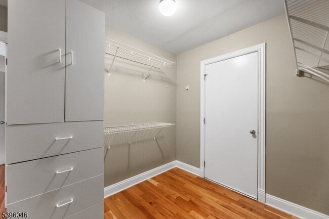 Building Photo - 2 Rider Terrace