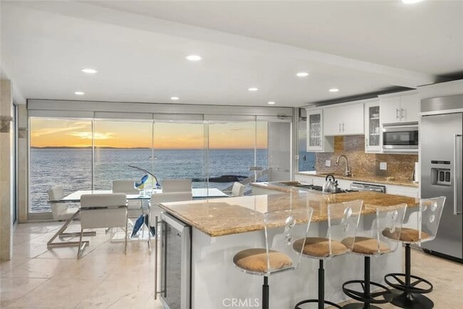 Building Photo - 31877 Circle Dr