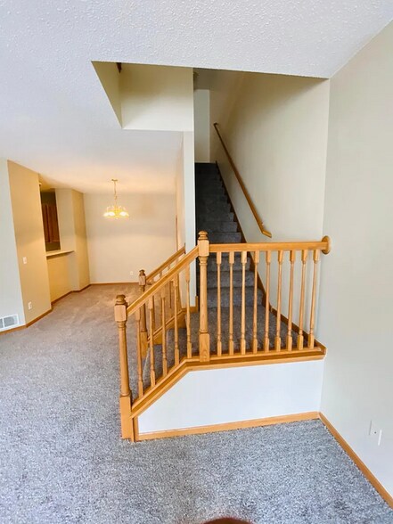 Building Photo - 3128 Juniper Ln