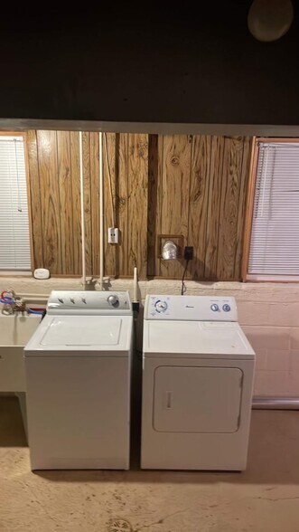 Building Photo - 2188 Michigan