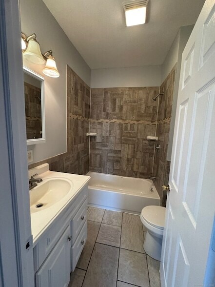 Building Photo - 150 Norman St