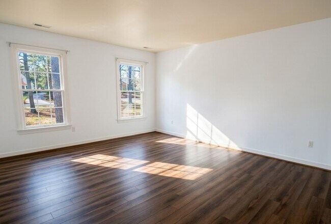 Building Photo - -- ACT FAST!  HUGE 4 BEDROOM 2.5 BATH GLEN ALLEN HOME --