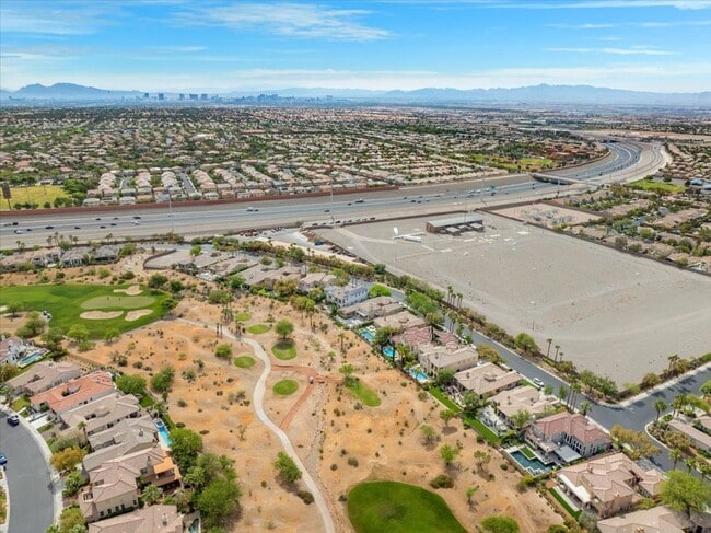 Building Photo - 3043 Red Springs Dr