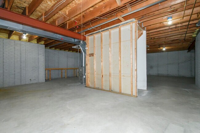 Building Photo - N58W23798 Hastings Ct