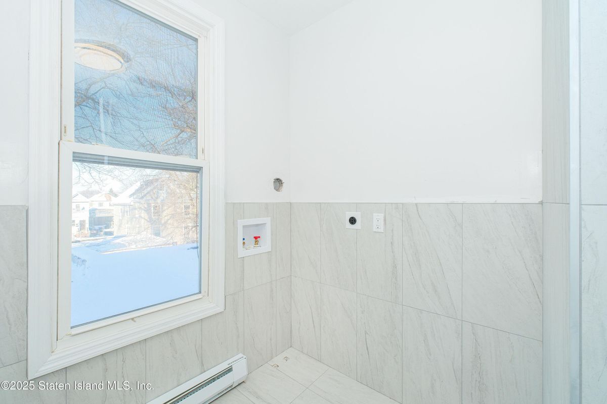 Building Photo - 413 Cary Ave