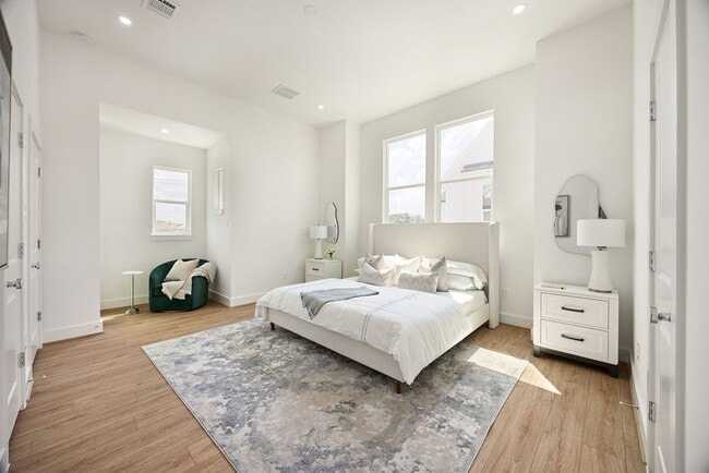 Building Photo - 1713 Mary St