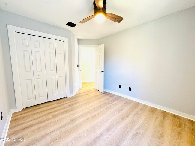 Building Photo - 205 Covington St