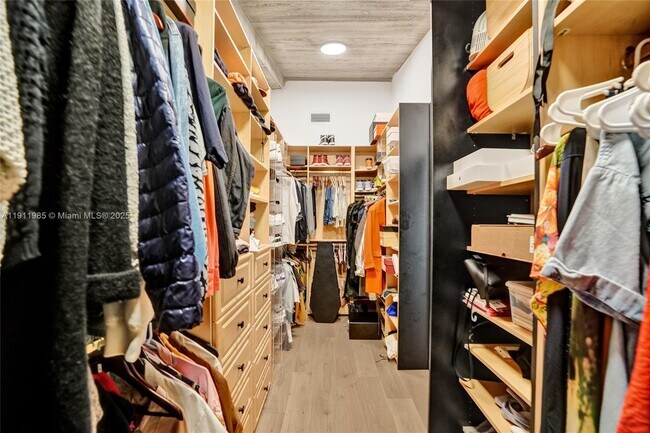 Building Photo - 1020 Bayberry Point Dr