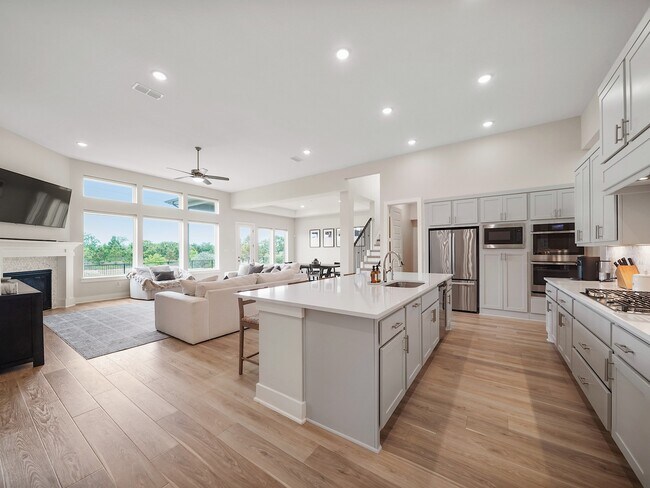 Building Photo - 5802 Emerald Ranch Ln