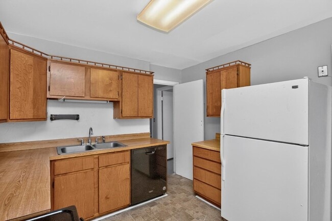 Building Photo - 2423 Underwood St