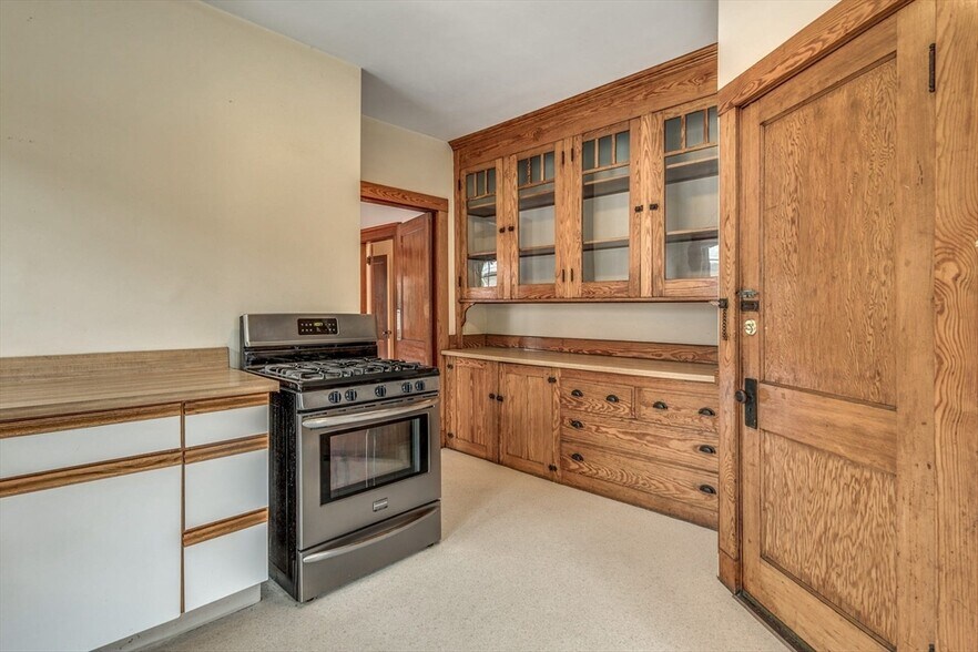 Building Photo - 375 Mount Auburn St