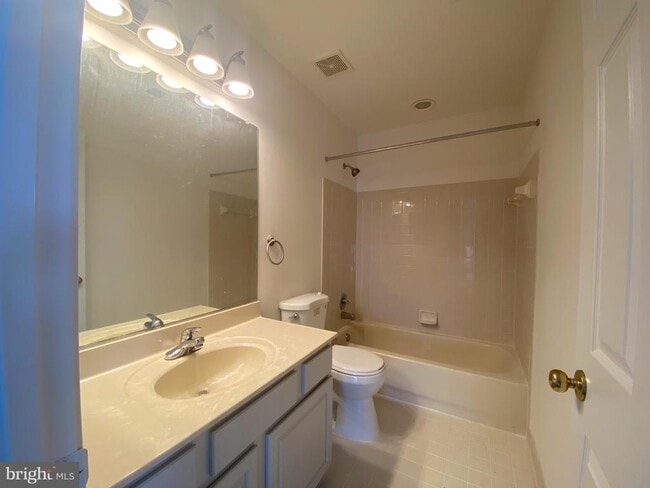 Building Photo - 13400 Fountain Club Dr